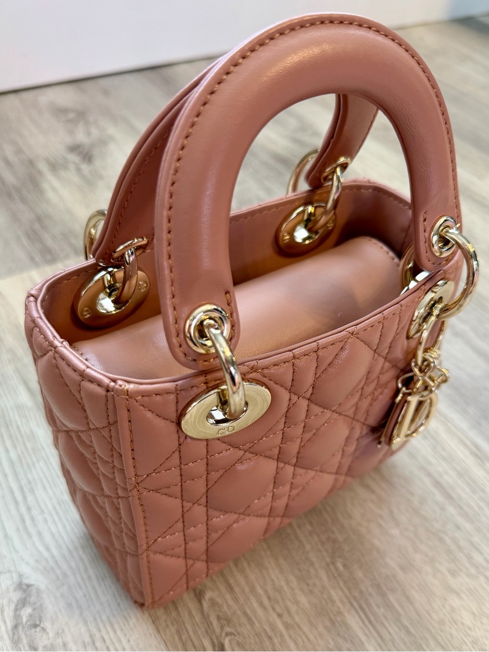Lady Inspo - Mini Quilted Top-Handle Tote Bag in Blush / Tan with Gold Hardware - Picture 4 of 8